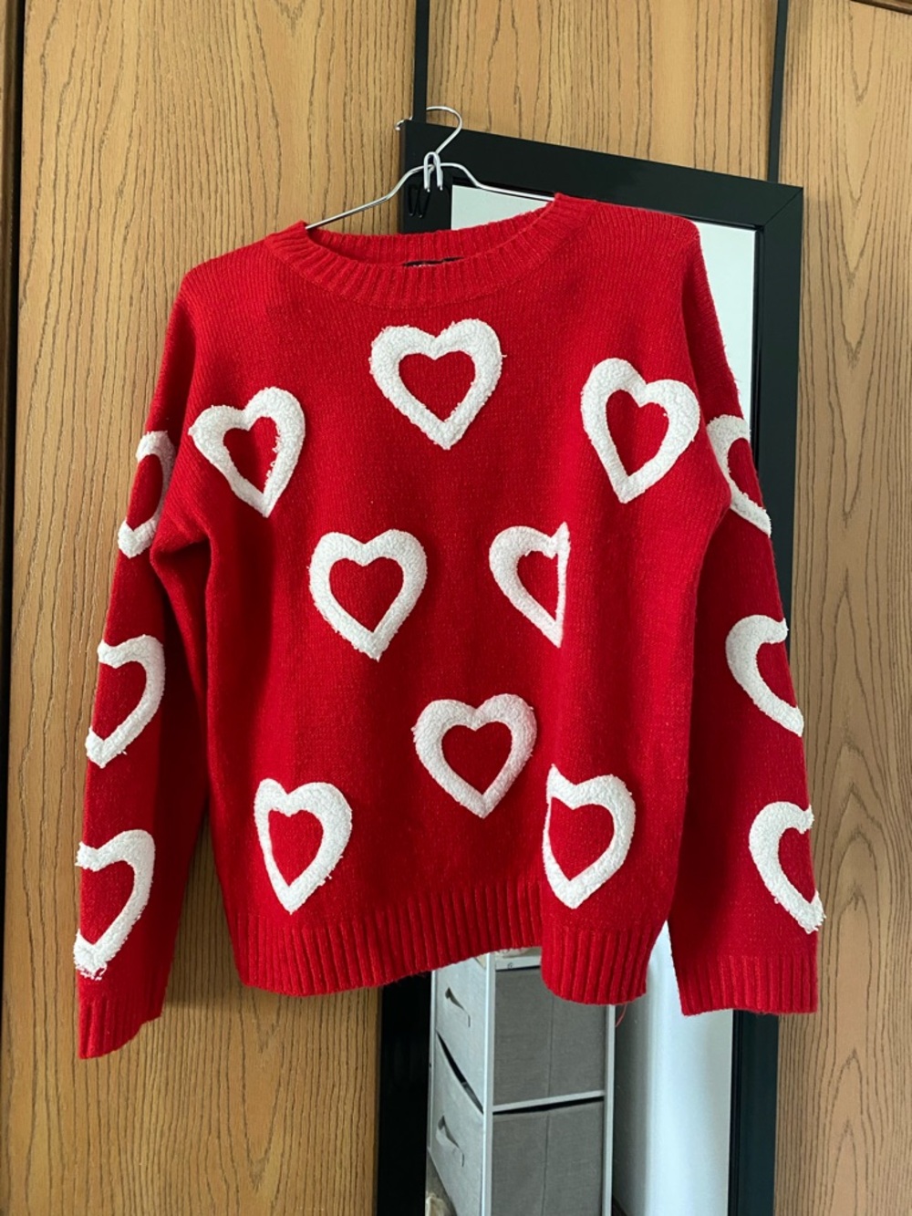 Red Heart Pattern Crewneck Sweater - White Hearts
